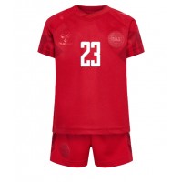 Camiseta Dinamarca Pierre-Emile Hojbjerg #23 Primera Equipación Replica Mundial 2022 para niños mangas cortas (+ Pantalones cortos)